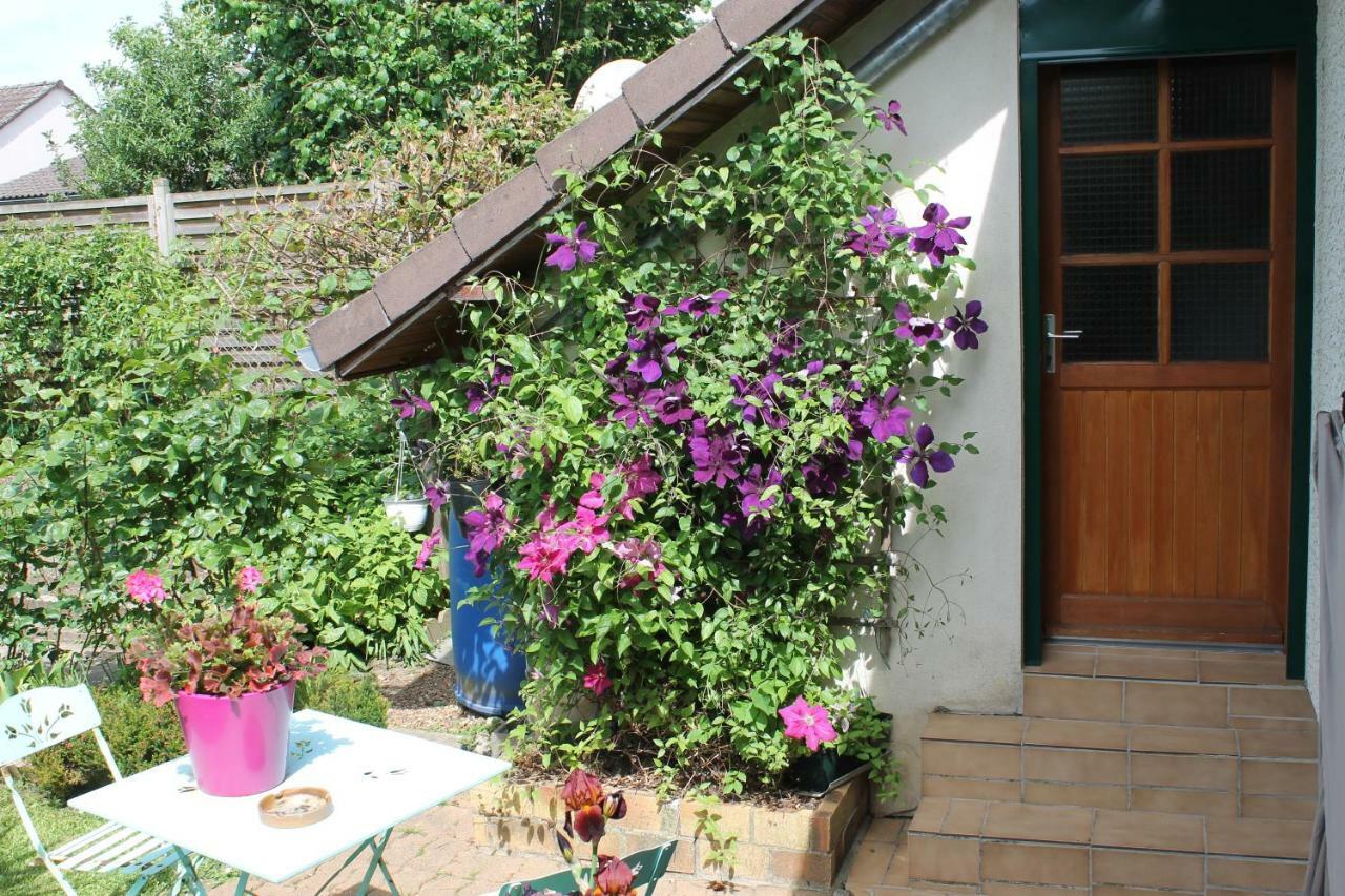 Chambre D'Hotes "Orchidees" Nogent-le-Rotrou Exterior photo